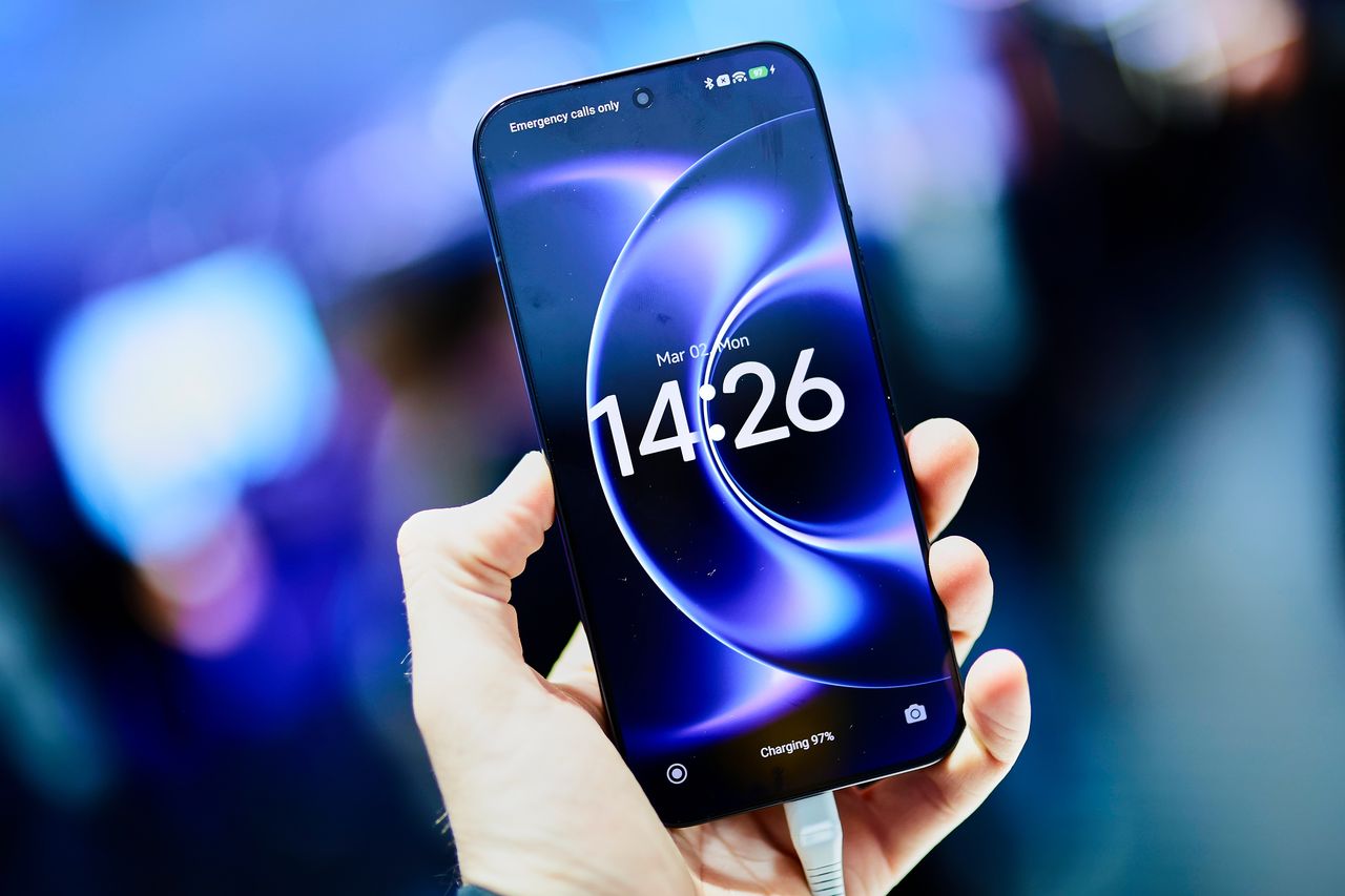 Aplikacje w Androidzie spoza Sklepu. Google zmienia zasady