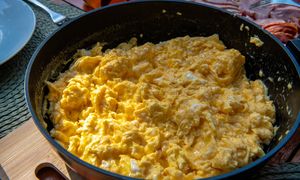 Dodaj 2 łyżki do jajek. Efekt zaskakuje