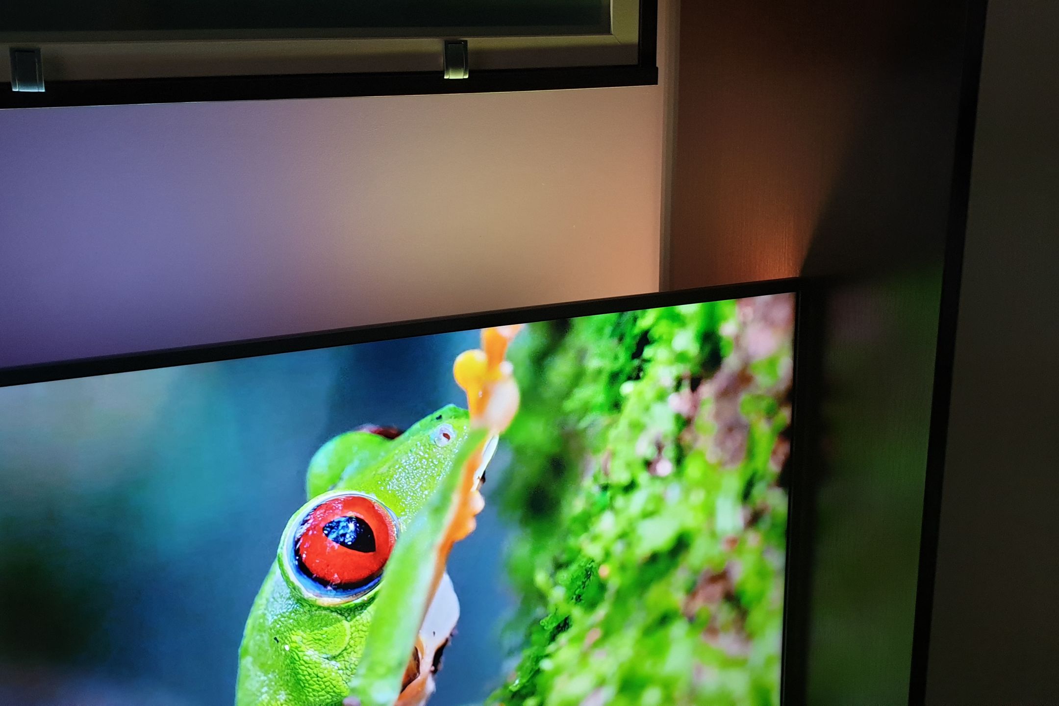 Philips 55PUS7303 – test dużego telewizora z efektownym Ambilight i Android TV 5