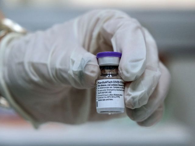 Szczepionka Pfizera ma być skuteczna także przeciwko wariantowi z RPA