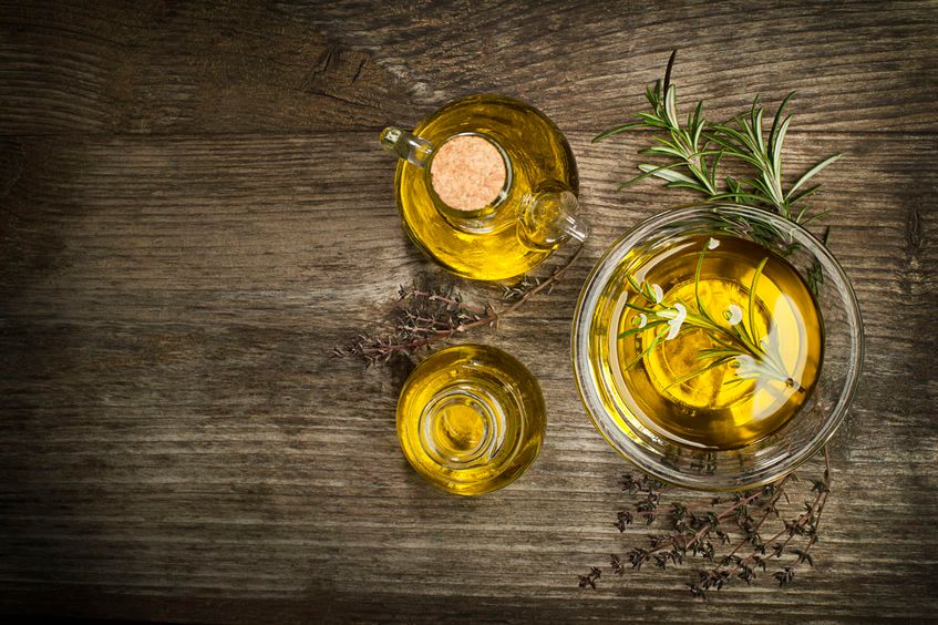Oliwa z oliwek to źródło dobrych tłuszczów