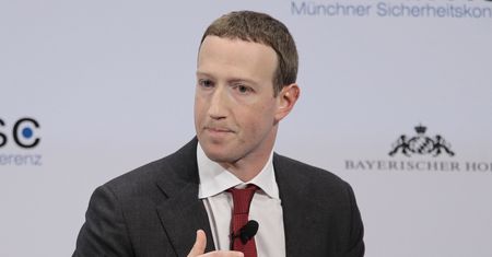 Mark Zuckerberg strollowany na Facebooku. Prowokacyjny post podbija internet