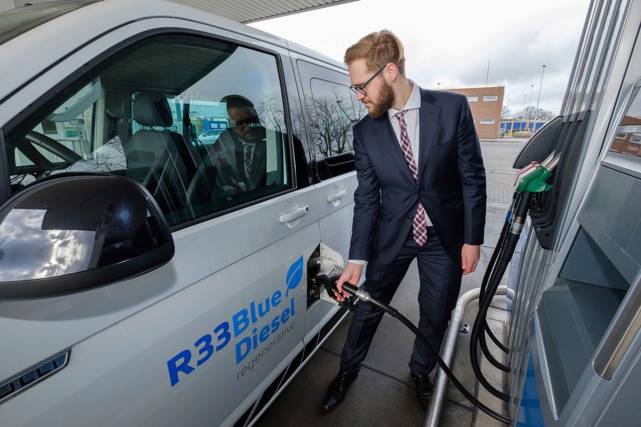 Volkswagen testuje nowe paliwo. Jego składnikiem jest stary olej