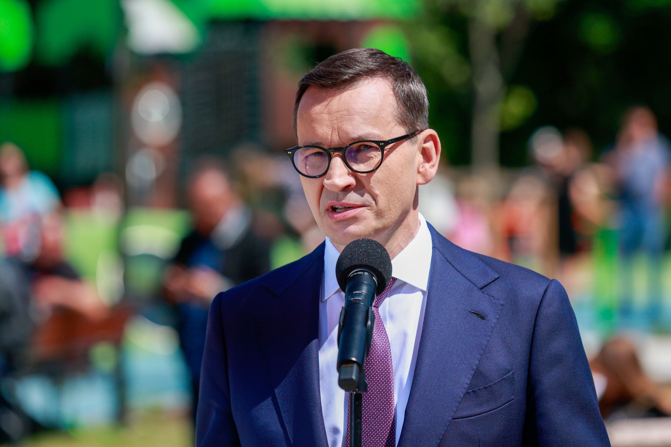 Dobroszyce, 04.06.2023. Premier Mateusz Morawiecki podczas konferencji prasowej w Dobroszycach na Dolnym Śląsku, 4 bm. Wizyta odbyła się w ramach akcji #TrasaDotrzymanegoSłowa. (mr) PAP/Tomasz Golla