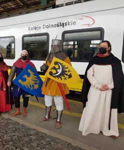 Lekcja historii w pociągu. Koleje Dolnośląskie uczciły 780. rocznicę bitwy pod Legnicą