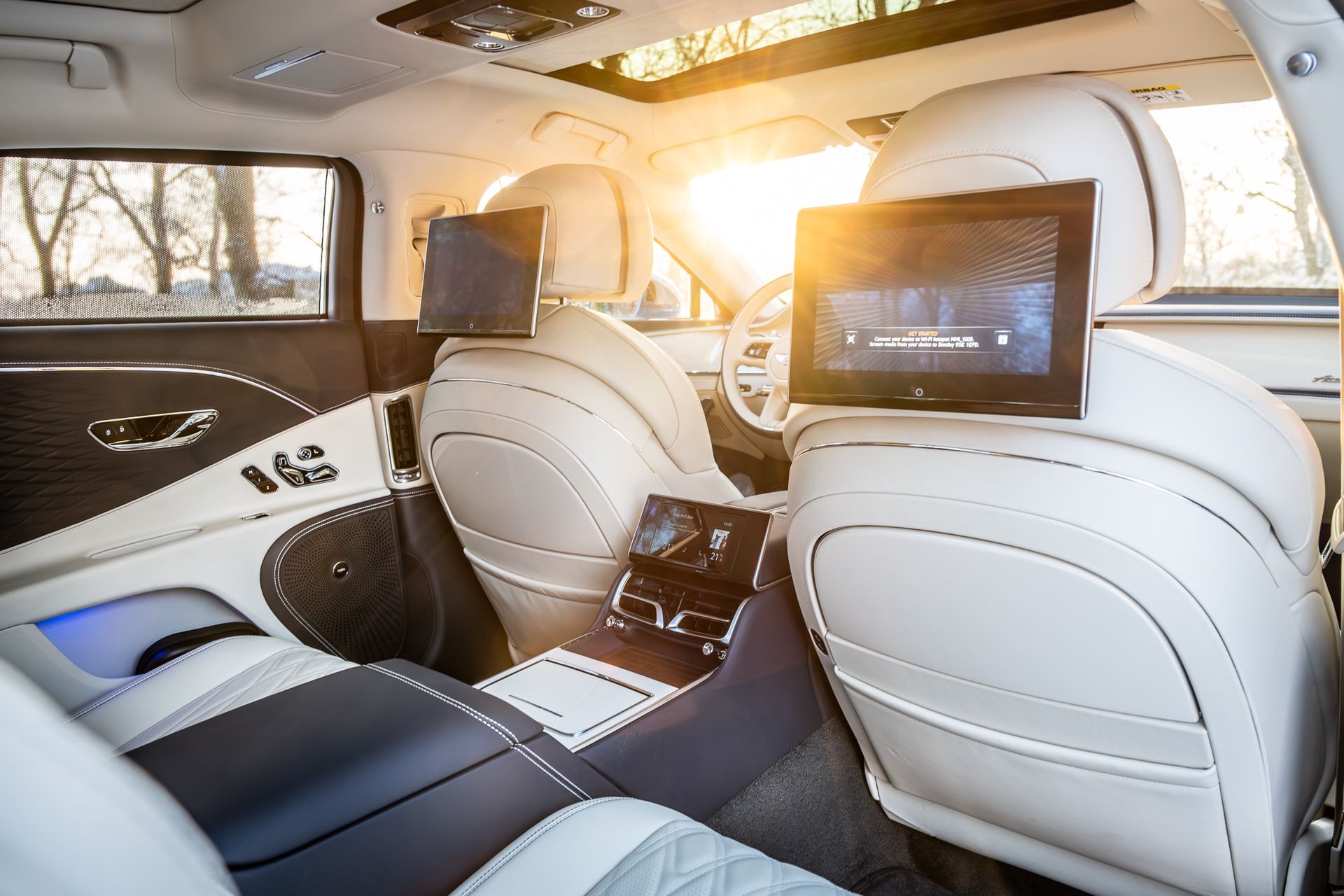 Bentley Flying Spur Azure (2026)