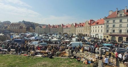 Lubelska Giełda Staroci już w niedzielę, 27 kwietnia! Plac Zamkowy znów wypełni się perełkami dla kolekcjonerów