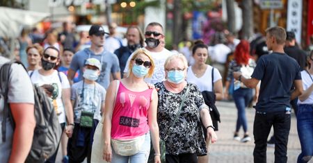 Nowe przypadki koronawirusa. Za kilka tygodni może wrócić kwarantanna dla podróżnych