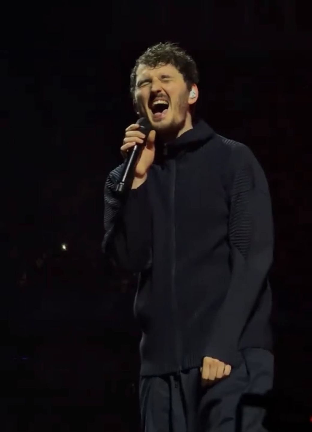 Dawid Podsiadło podczas koncertu w Poznaniu