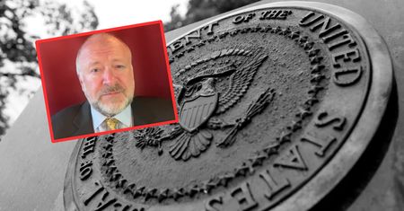Były agent CIA o szpiegach seksualnych. Mówi, co spotkało go w Polsce