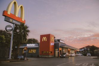 Kazachstan obrywa za wojnę w Ukrainie. McDonald's opuści przez Putina kolejny kraj