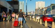 Polacy zostają w domu. W tej branży zaczęły spadać długi