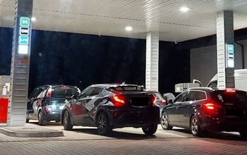 Niemcy przestrzegają przed tankowaniem w Polsce. Wskazują na jakość paliwa
