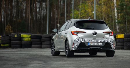Jeździłem nową Toyotą Corollą z piątą generacją napędu hybrydowego. Tak wielkich zmian się nie spodziewałem