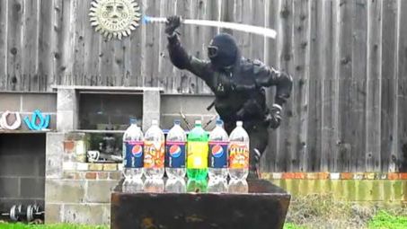 Ninja w goglach i jego spektakularnie nieudane popisy [wideo] 1