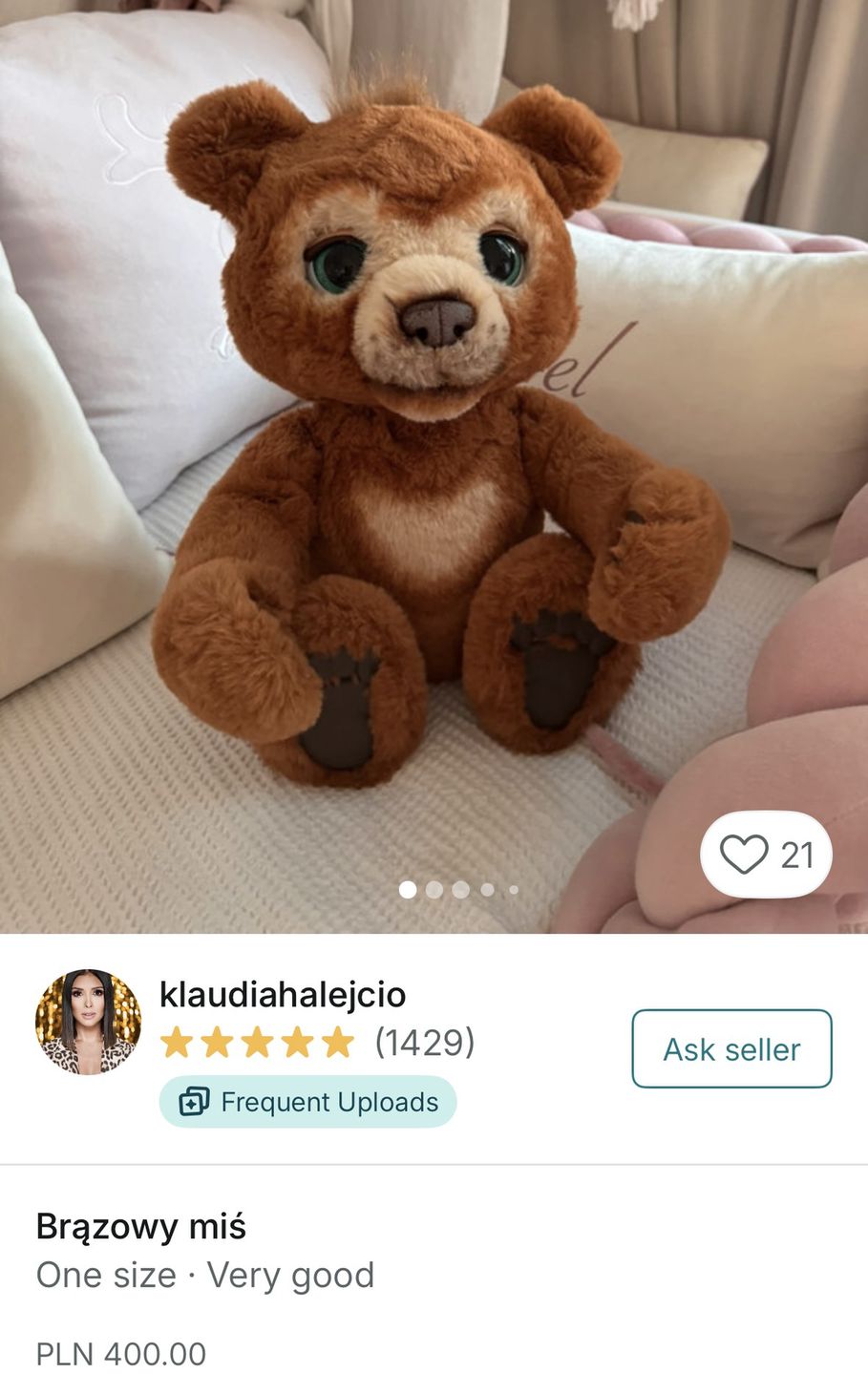 Klaudia Halejcio robi wyprzedaż szafy