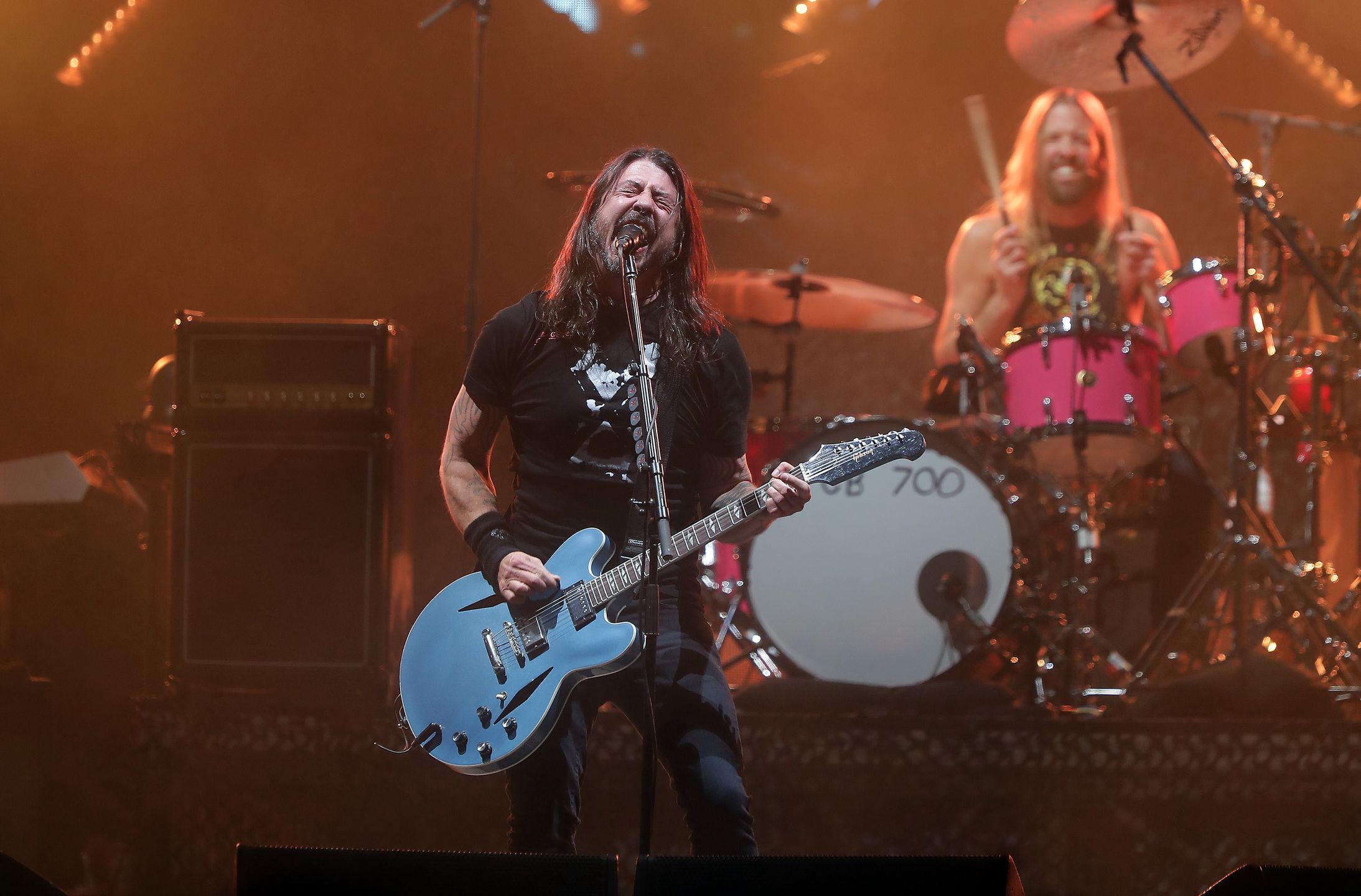 Dave Grohl i Taylor Hawkins na scenie