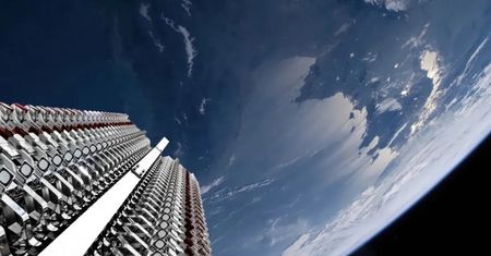 Uszkodzony Starlink na zdjęciu z orbity. SpaceX analizuje zdarzenie