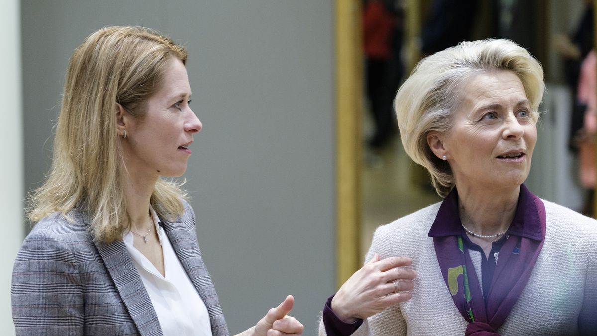 BRUSSELS, BELGIUM - MARCH 24: Estonian Prime Minister Kaja Kallas (L) talks with the President of the European Commission Ursula von der Leyen (R)  prior the start of the second day of an EU Summit in the Europa, the EU Council headquarter on March 24, 2023 in Brussels, Belgium. The Euro Summit will discuss the economic and financial situation and policy coordination. (Photo by Thierry Monasse/Getty Images)