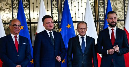 Wszystko jasne. Podzielą się. 2 lata jeden, 2 lata drugi