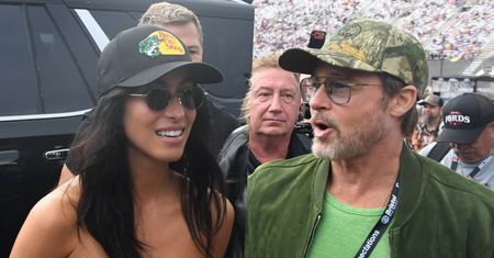 Brad Pitt promuje nowy film z dziewczyną u boku. A konflikt z byłą żoną wciąż trwa