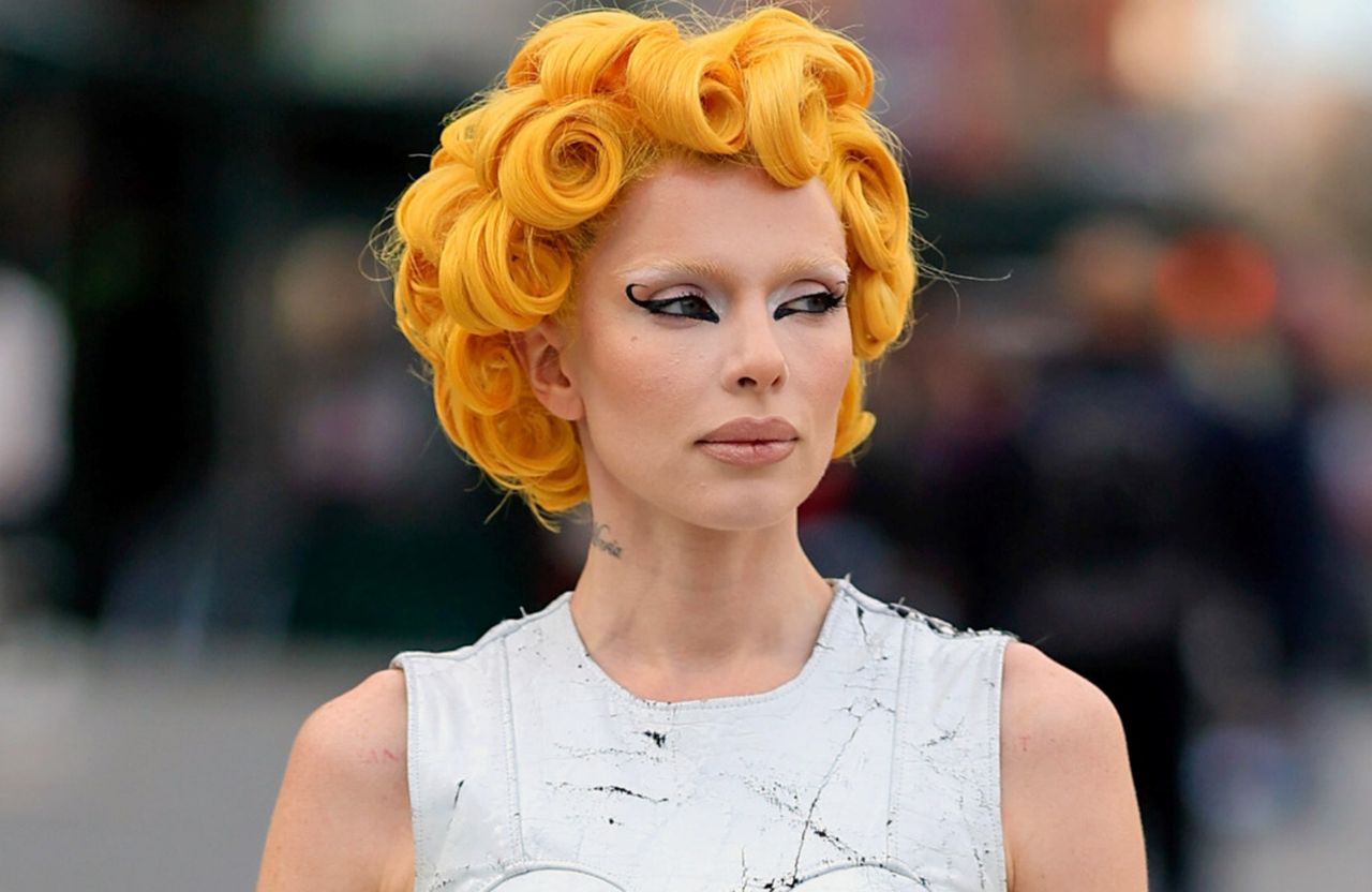 Julia Fox znów zaskoczyła odważną stylizacją 