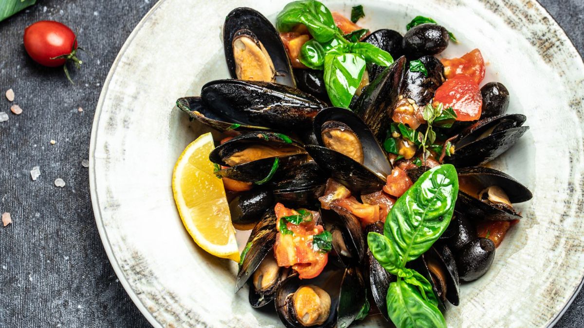 Miedź znaleźć można w owocach morza: ostrygach, kalmarach czy homarach.