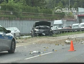 Głuchów: O krok od tragedii na S7. Ciężarówka wpadła na przeciwległy pas ruchu