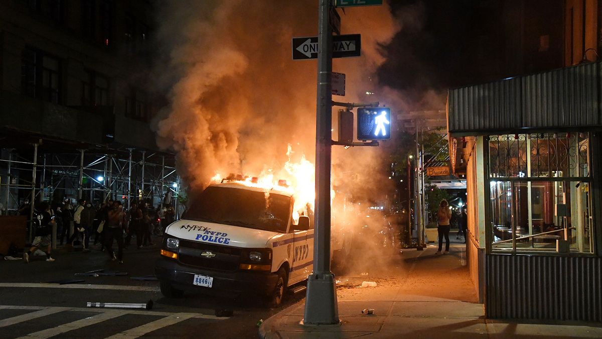 Protesty po śmierci George'a Floyda. Ulice USA płoną 1