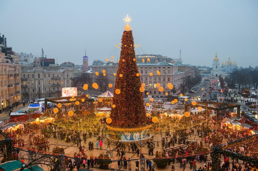 Taka choinka stanęła w centrum Kijowa w zeszłym roku. W tym roku nie będzie oświetlona. 