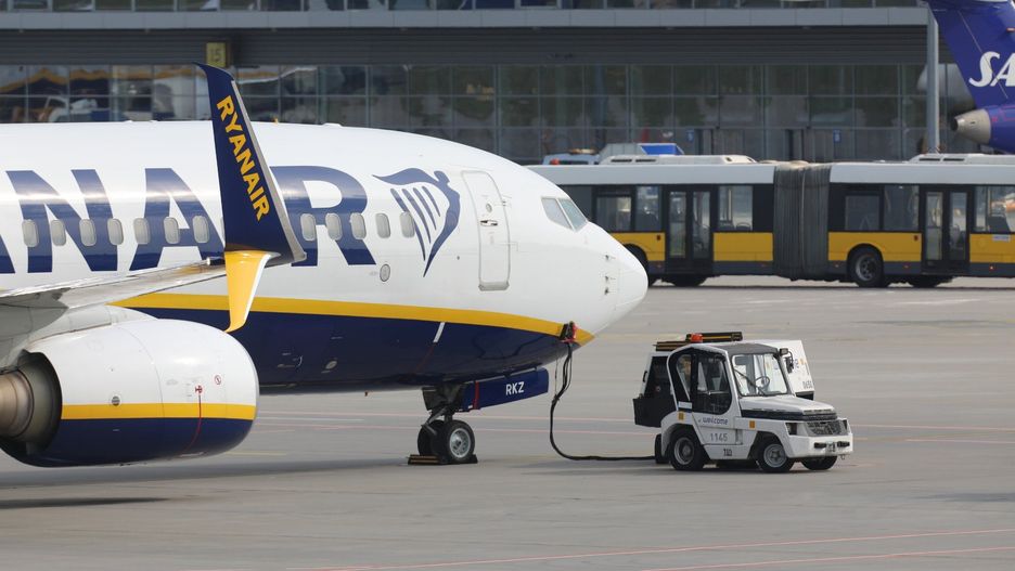 Lotnisko Ławica w Poznaniu od kulis