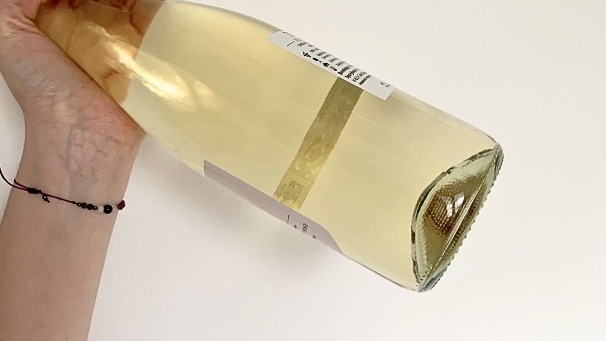 Dlaczego butelki z winem mają wklęsłe dno?