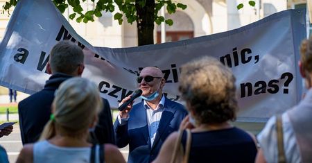 Warszawa. "Pomijani przez społeczeństwo". Manifestacja niewidomych i niedowidzących
