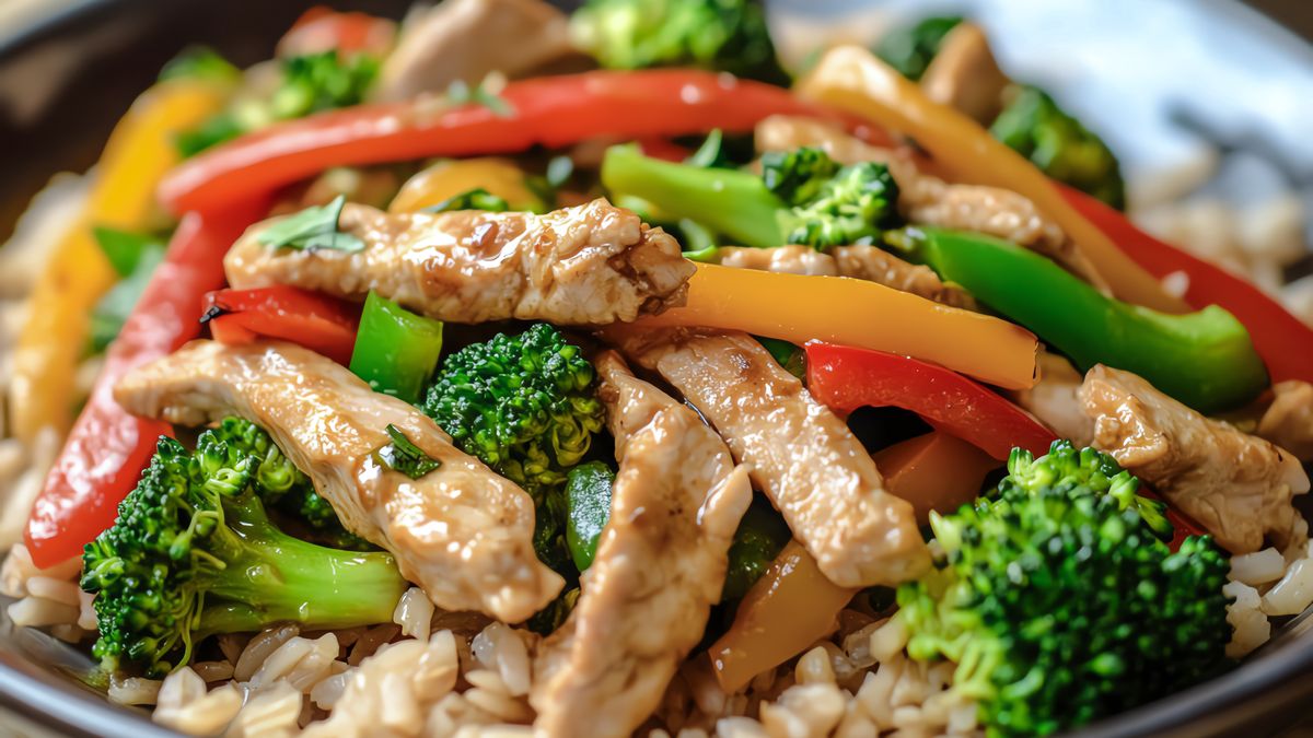Stir-fry z indykiem i brokułami w 10 minut