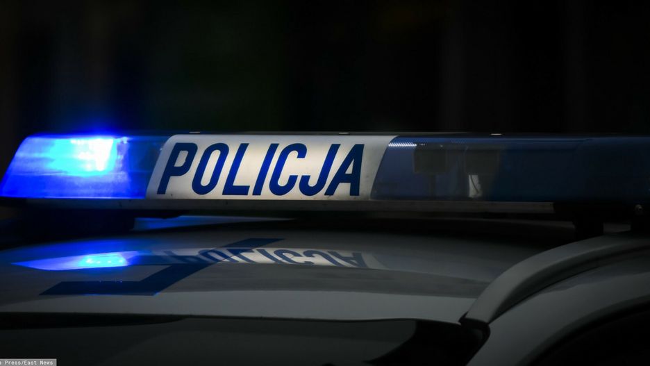 Bmw z impetem wjechało w przystanek