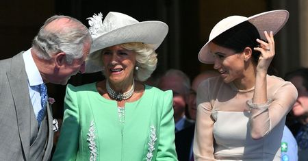 Książę Karol był dla Meghan Markle jak "DRUGI OJCIEC": "Ona dla niego błyszczała. Zawsze lubił bardzo silne, pewne siebie kobiety"