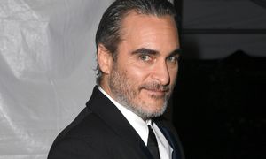 Joaquin Phoenix skończył 51 lat. Jako dziecko żył w sekcie