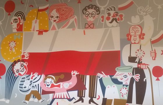 PKP świętuje Dzień Flagi na dworcach kolejowych