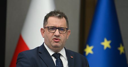 KSeF bez kar na dłużej? Skarbówka zabiera głos