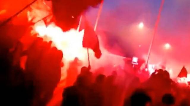 Incydenty na Marszu Niepodległości. Relacje w Internecie znowu lepsze niż w telewizji. Zobacz 10 najbardziej wstrząsających filmów 1