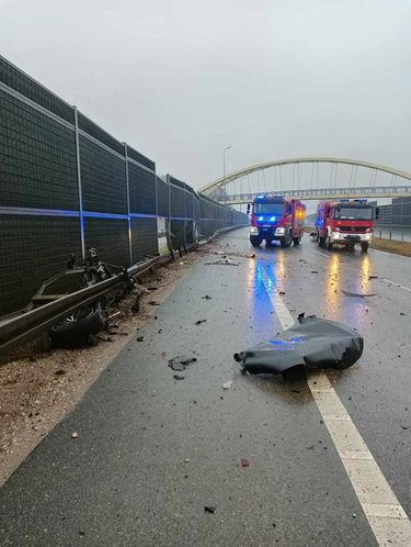 Wypadek S8, okolice Mszczonowa, Mercedes EQE i BMW serii 7
