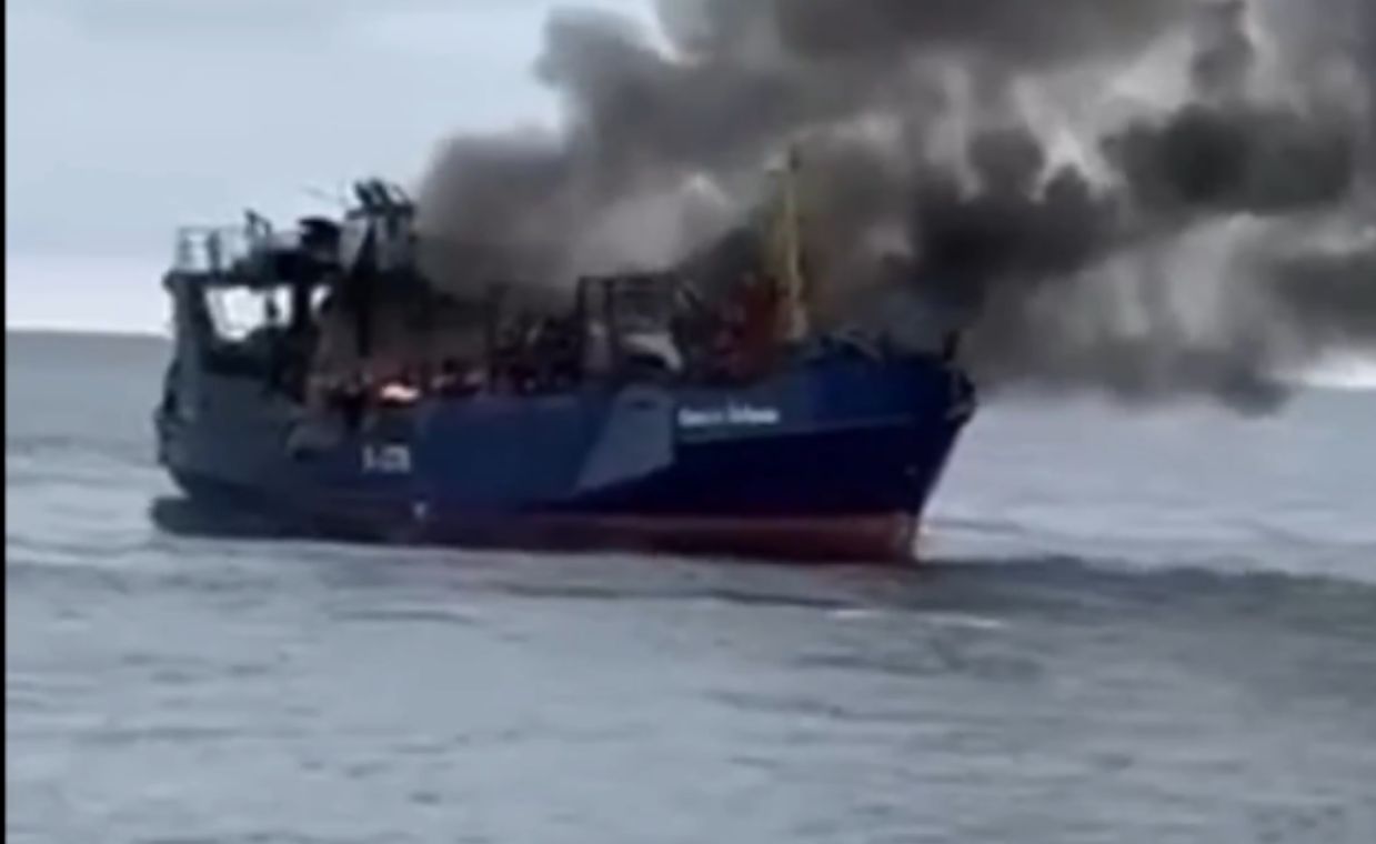 Russians sank their own ship. Accident during Baltic Fleet exercises.