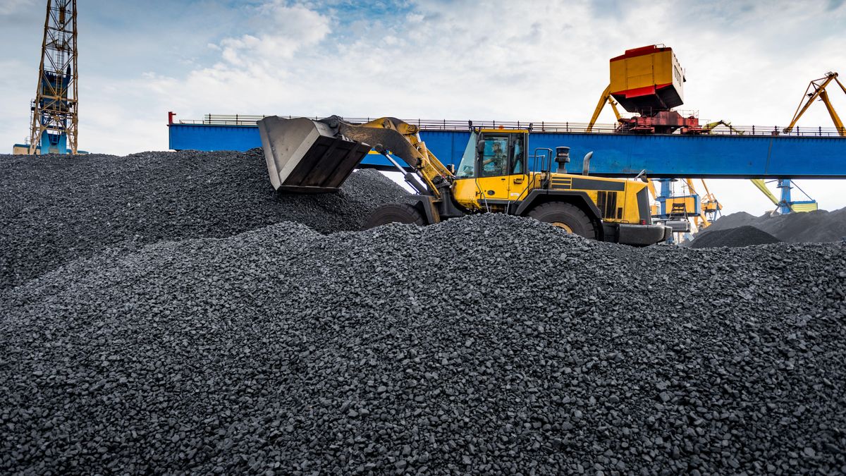 Work in port coal transshipment terminal.
Photographer: Askolds Berovskis
background, boats, bulk, business, cargo, coal, container, conveyor, cranes, dock, equipment, export, handling, harbor, heavy, import, industry, load, logistic, material, metal, mill, mine, mineral, port, raw, scrap, sea, ship, shipping, steel, storage, terminal, tractor, transport, transshipment, unload, vessel, work