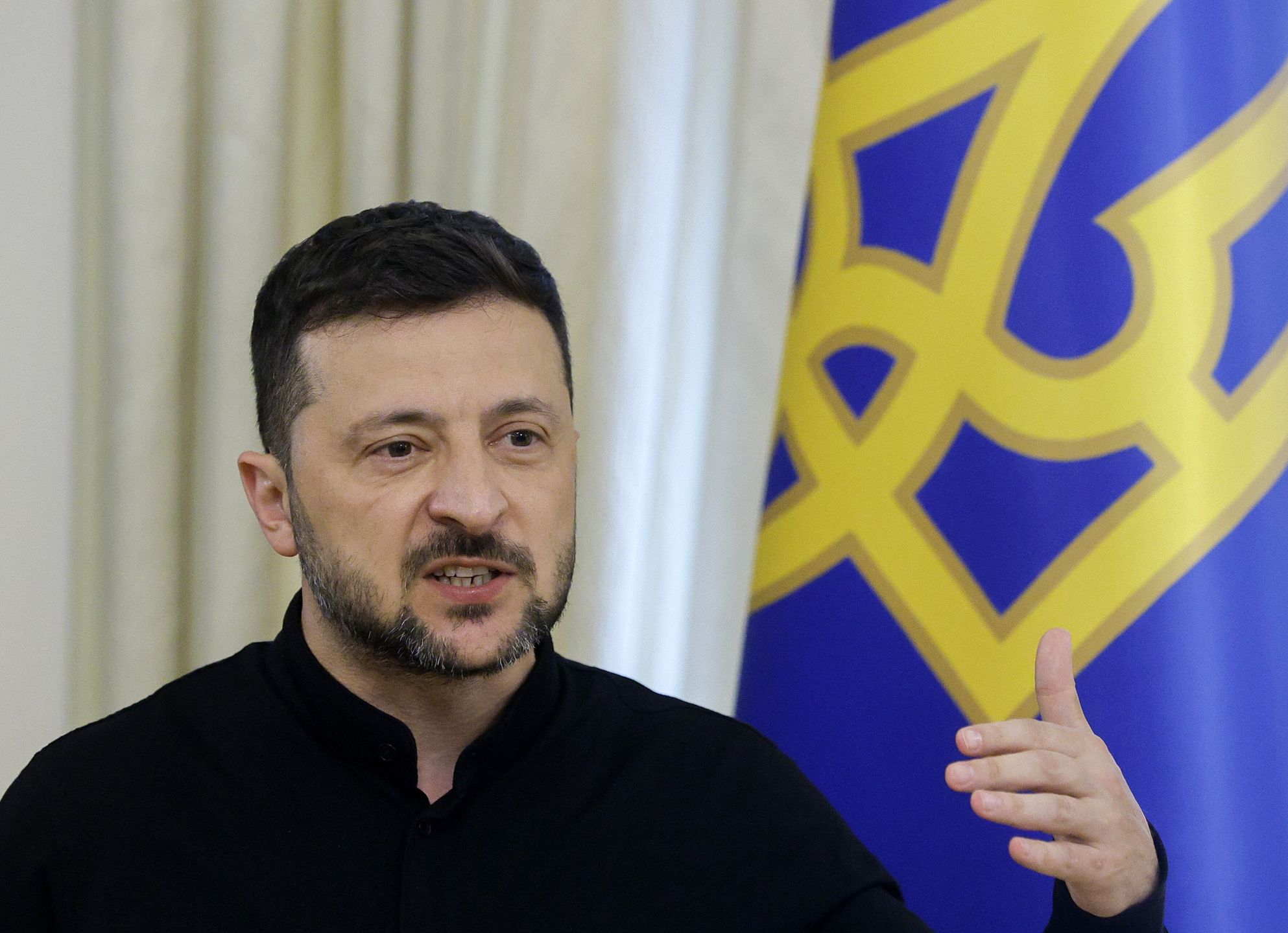 Ukrainian President Volodymyr Zelensky speaks during a joint press conference with the German defense minister after their meeting in Kyiv, Ukraine, 12 June 2025. The German defense minister arrived in Kyiv to meet with top Ukrainian officials amid the ongoing Russian invasion. EPA/SERGEY DOLZHENKO Dostawca: PAP/EPA.