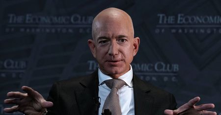Jeff Bezos leci w kosmos. Pobije kilka rekordów!