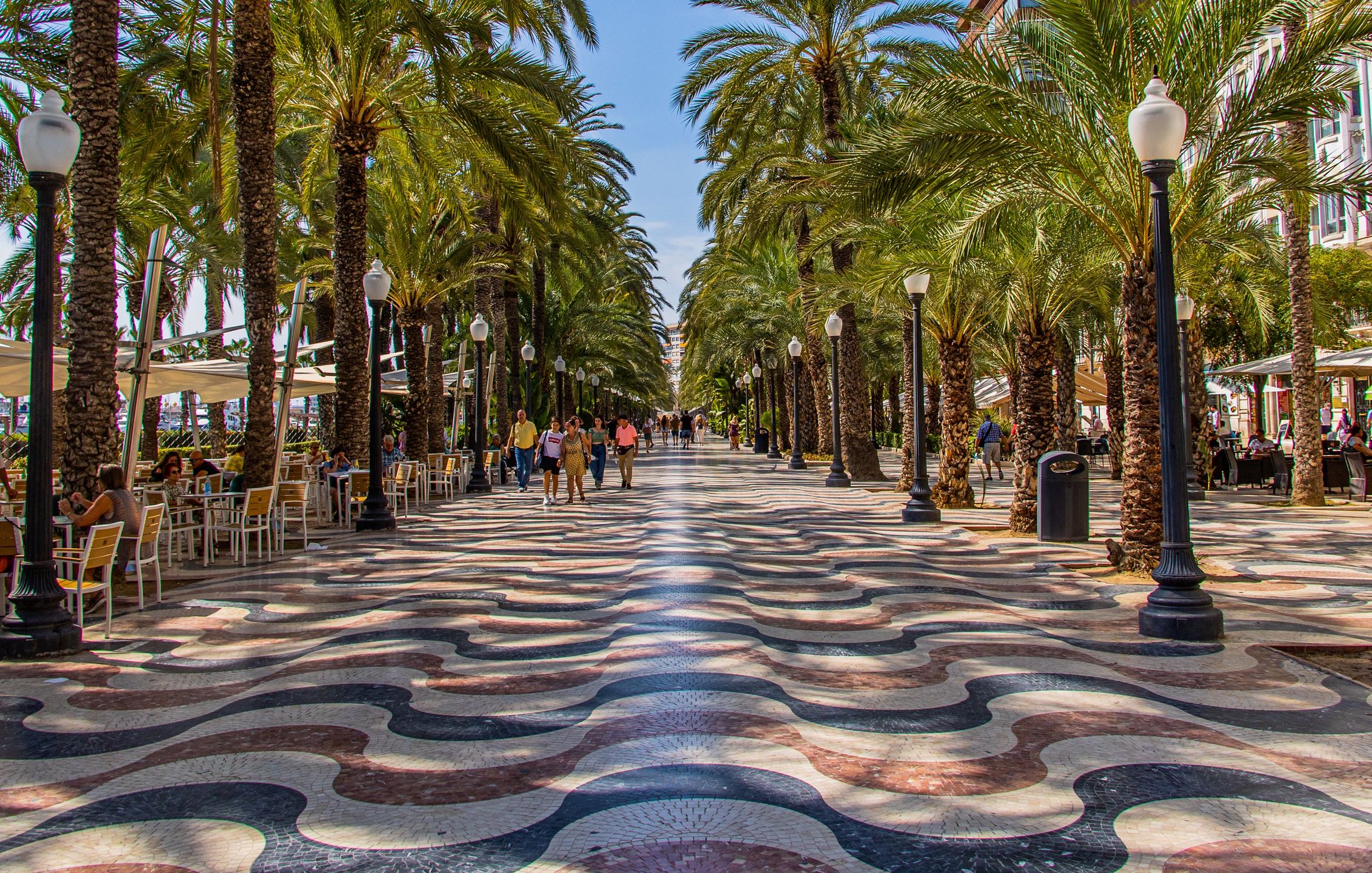Policja w Alicante ostrzega przed oszustami