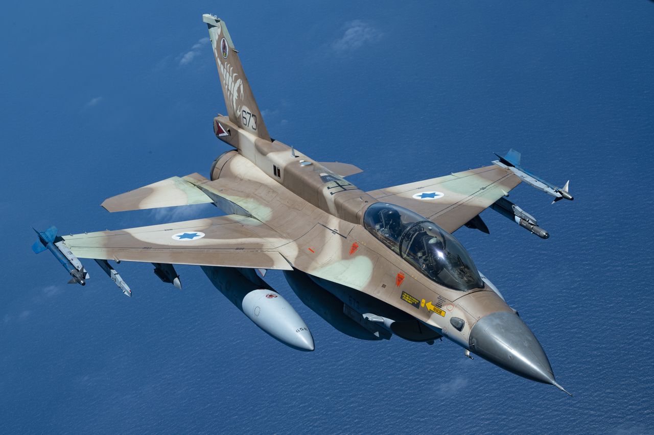 F-16 w barwach Izraela