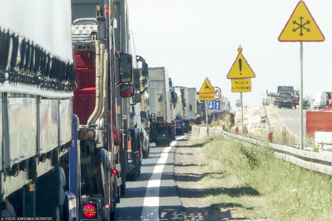 Transport TIR-ów z Rosji. Terlecki: UE powinna zablokować, zabiegamy o to