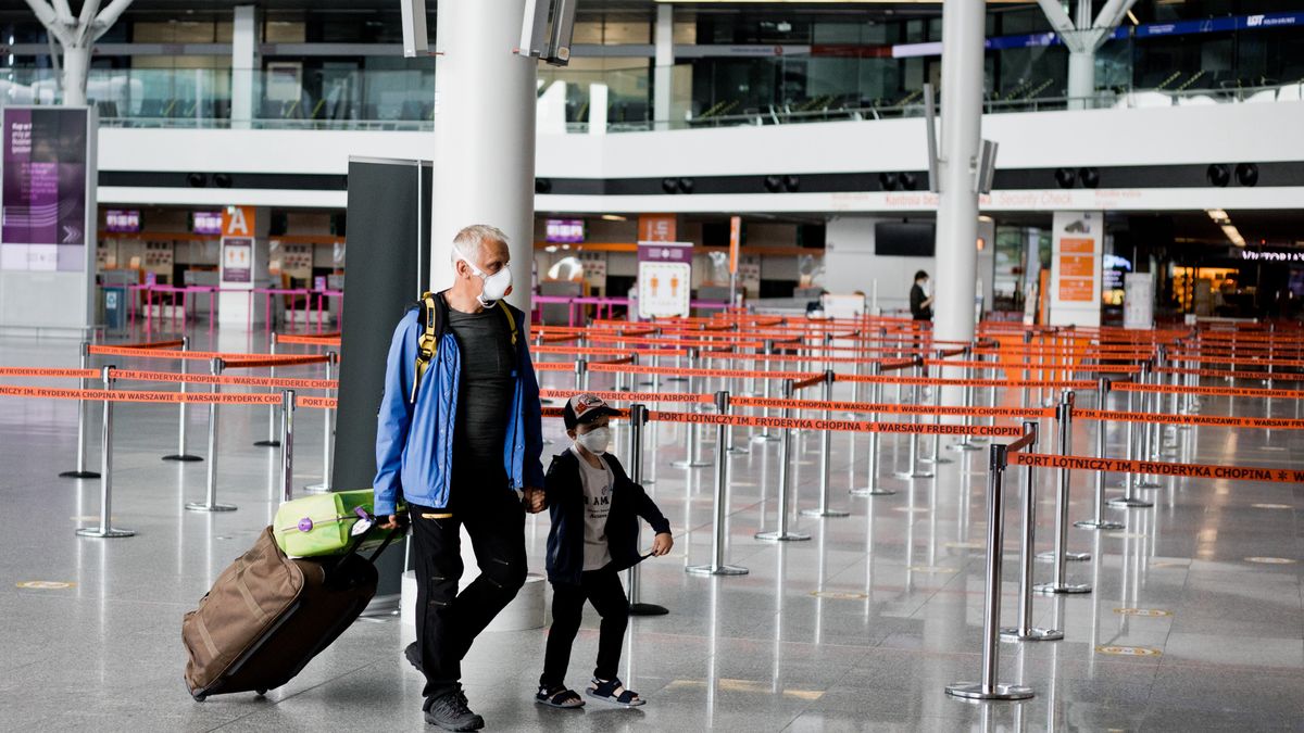 Przez kryzys na lotniskach ubyło aż 70 proc. pasażerów. Ruch wróci do normy, ale za 4-5 lat.