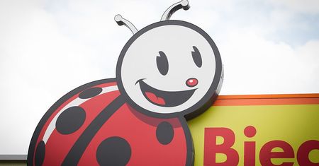 Niedziela handlowa. 10 maja Biedronka umożliwia zrobienie zakupów